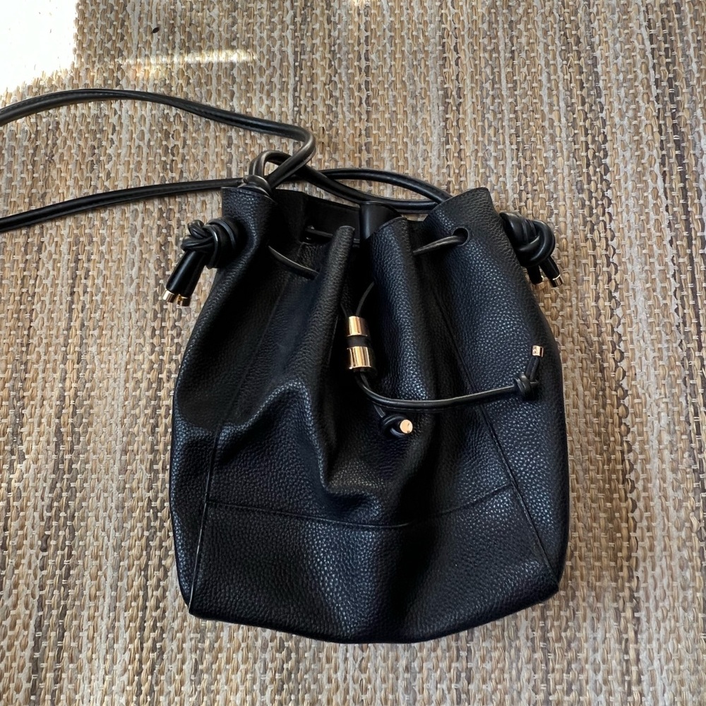 LARGE BUCKET BAG